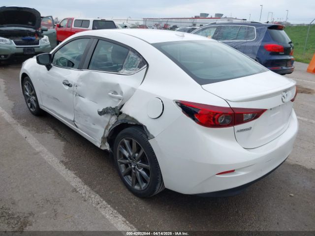 3MZBN1V32JM190611 Mazda 3 TOURING