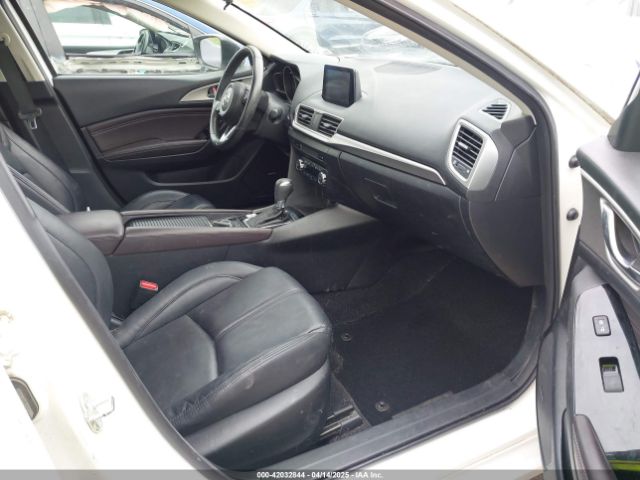 3MZBN1V32JM190611 Mazda 3 TOURING