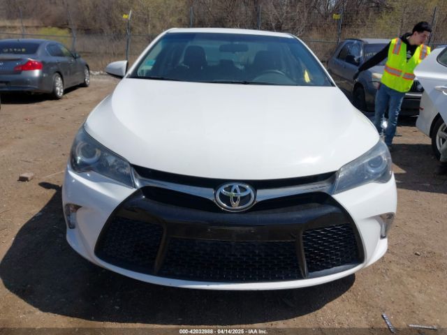 4T1BF1FK2HU393179 Toyota CAMRY SE