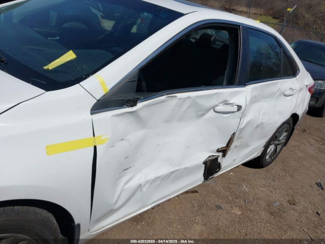 4T1BF1FK2HU393179 Toyota CAMRY SE