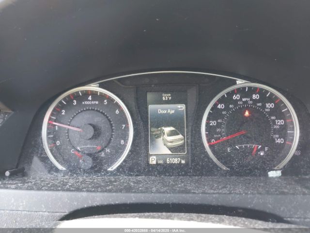 4T1BF1FK2HU393179 Toyota CAMRY SE
