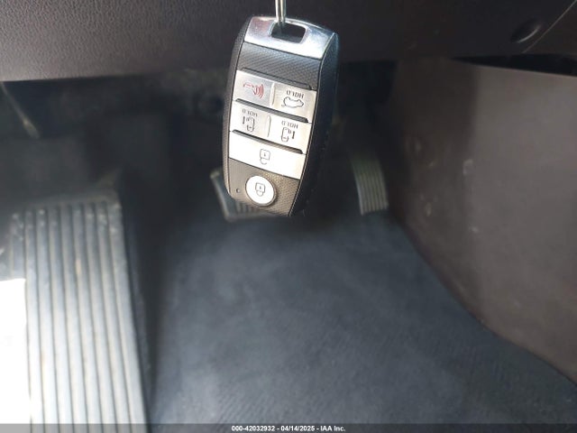 KNDME5C16J6366516 KIA Sedona Sxl
