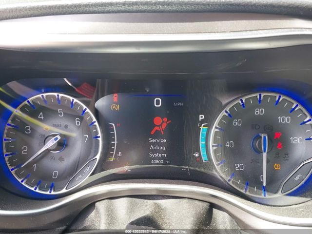2C4RC1GG6HR704048 Chrysler 2017