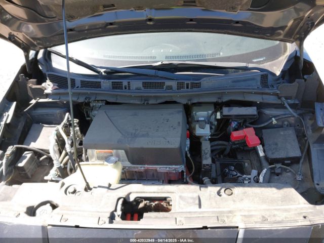 1N4AZ1CP5JC300857 Nissan LEAF SV