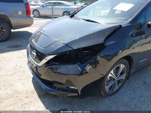 1N4AZ1CP5JC300857 Nissan LEAF SV