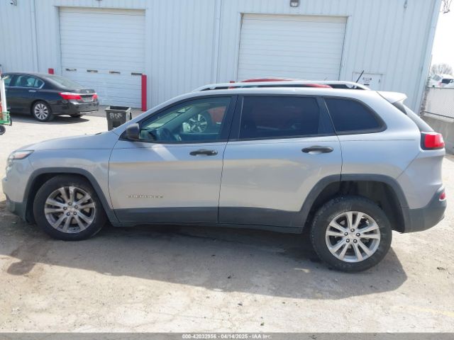 1C4PJLAB2FW696010 Jeep Cherokee Sport