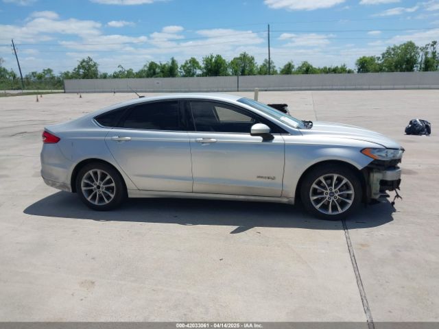 3FA6P0LU1HR325732 Ford Fusion Hybrid Se