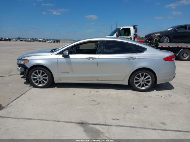 3FA6P0LU1HR325732 Ford Fusion Hybrid Se