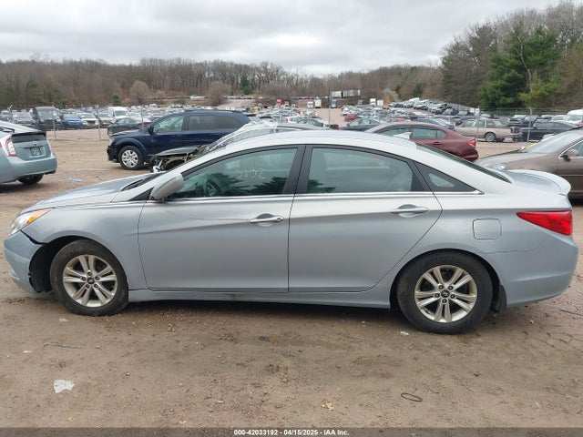 2013 Hyundai Sonata Gls მანქანა იყიდება აუქციონზე, vin: 5NPEB4AC1DH526520, აუქციონის ნომერი: 42033192