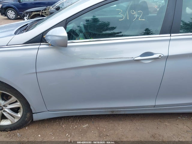 2013 Hyundai Sonata Gls მანქანა იყიდება აუქციონზე, vin: 5NPEB4AC1DH526520, აუქციონის ნომერი: 42033192
