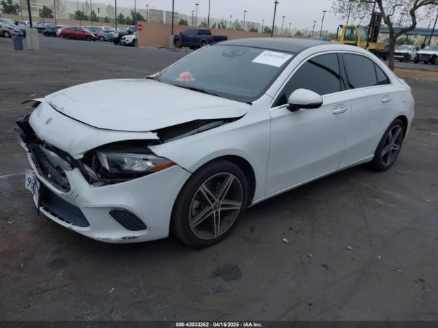 WDD3G4EB3KW027838 Mercedes-Benz A 220