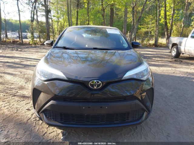 NMTKHMBXXMR118965 Toyota C-HR LE
