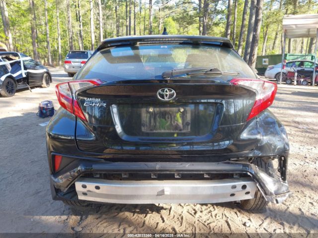 NMTKHMBXXMR118965 Toyota C-HR LE