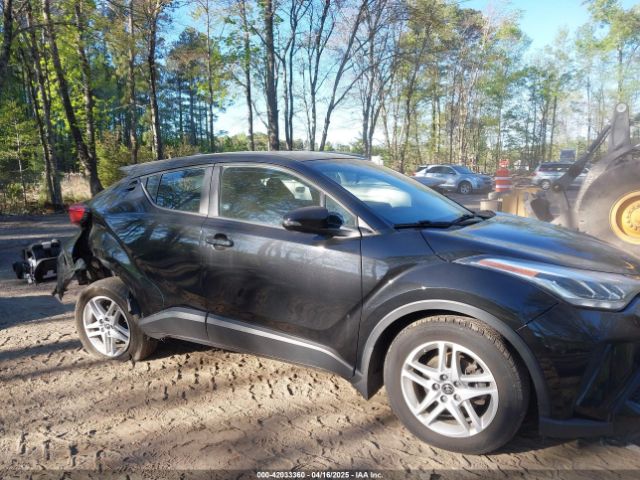 NMTKHMBXXMR118965 Toyota C-HR LE