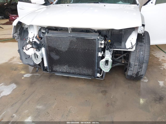 2015 Chrysler 300 300s მანქანა იყიდება აუქციონზე, vin: 2C3CCAGG6FH787090, აუქციონის ნომერი: 42033380