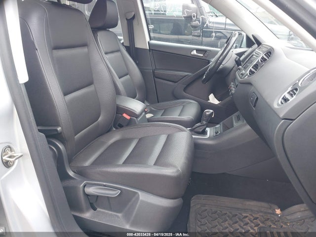 WVGBV7AX8HW505397 Volkswagen Tiguan 2.0t S