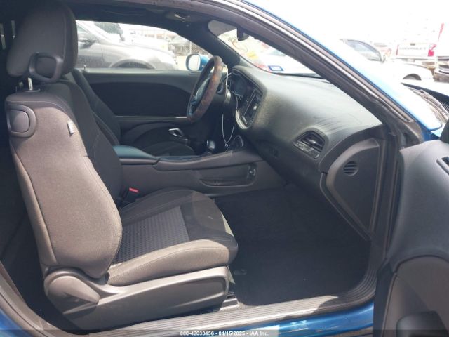 2C3CDZAGXLH183901 Dodge Challenger Sxt