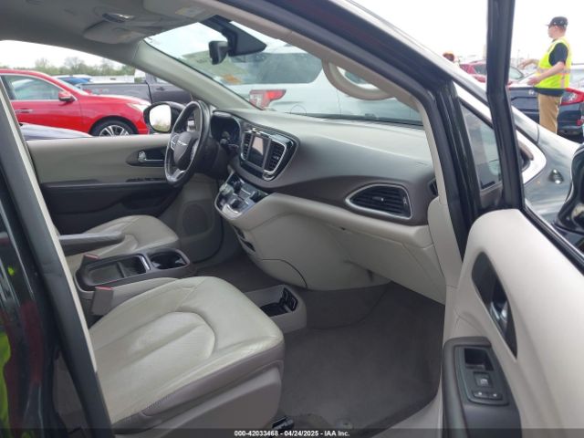 2C4RC1BG3KR597314 Chrysler Pacifica Touring L