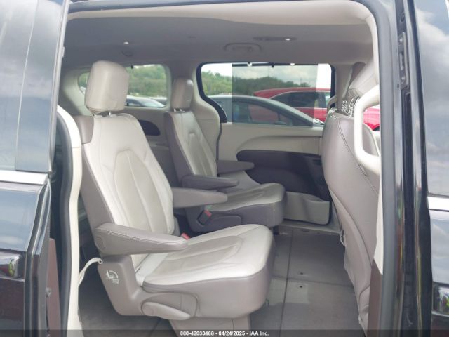 2C4RC1BG3KR597314 Chrysler Pacifica Touring L