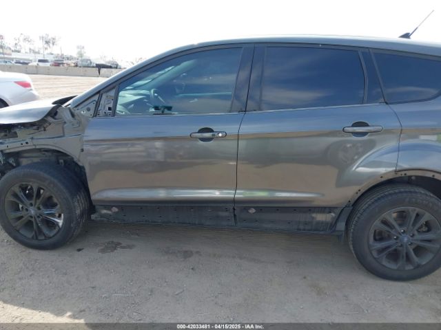 1FMCU0GD4KUB05626 Ford ESCAPE SE