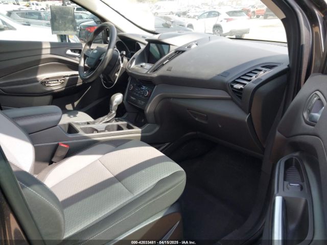 1FMCU0GD4KUB05626 Ford ESCAPE SE