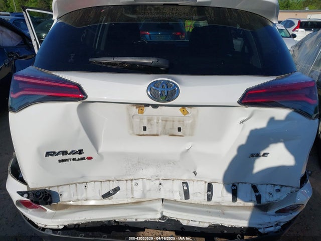 JTMWFREV2JJ171717 Toyota Rav4 Xle