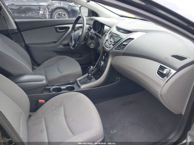 5NPDH4AE2GH711708 Hyundai ELANTRA SE