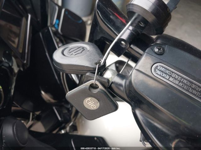 2018 HARLEY-DAVIDSON FLTRXS 1HD1KTC33JB636180 Photo 10