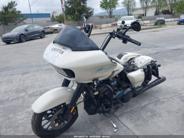 2018 HARLEY-DAVIDSON FLTRXS 1HD1KTC33JB636180 Photo 1