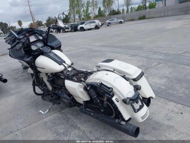 2018 HARLEY-DAVIDSON FLTRXS 1HD1KTC33JB636180 Photo 2