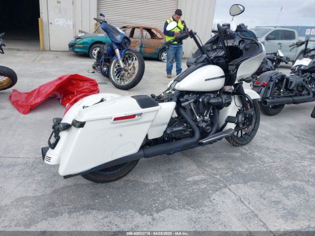 2018 HARLEY-DAVIDSON FLTRXS 1HD1KTC33JB636180 Photo 3