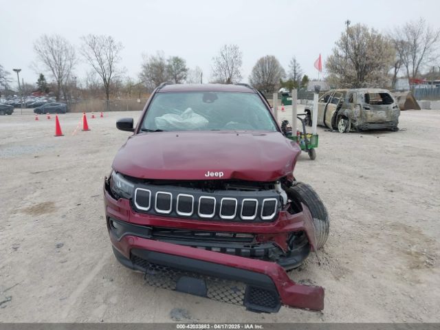 3C4NJDBB1NT110087 Jeep Compass Latitude 4x4