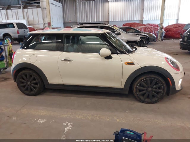 WMWXP5C59G3B76021 Mini Hardtop Cooper