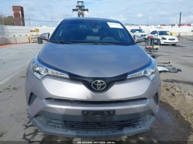 JTNKHMBX4K1025673 Toyota C-HR LE