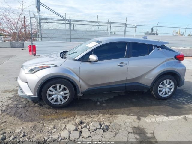 JTNKHMBX4K1025673 Toyota C-HR LE