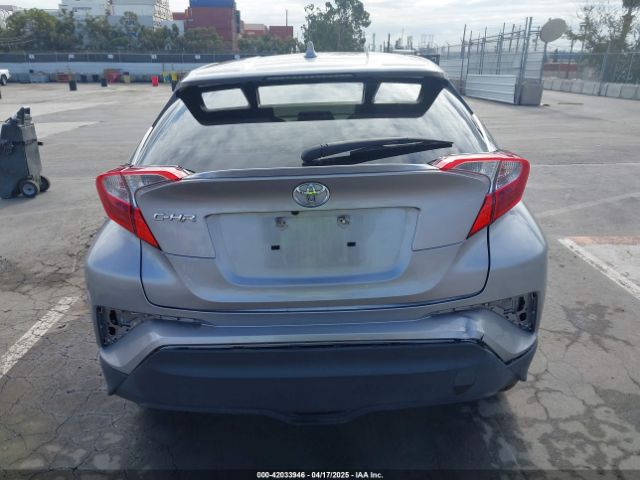 JTNKHMBX4K1025673 Toyota C-HR LE