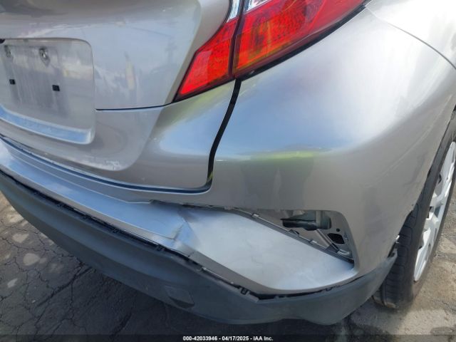 JTNKHMBX4K1025673 Toyota C-HR LE