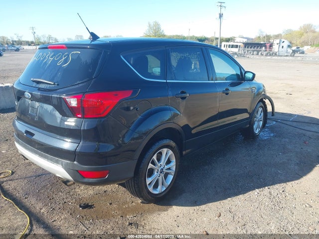 1FMCU9GD7KUA91516 Ford ESCAPE SE