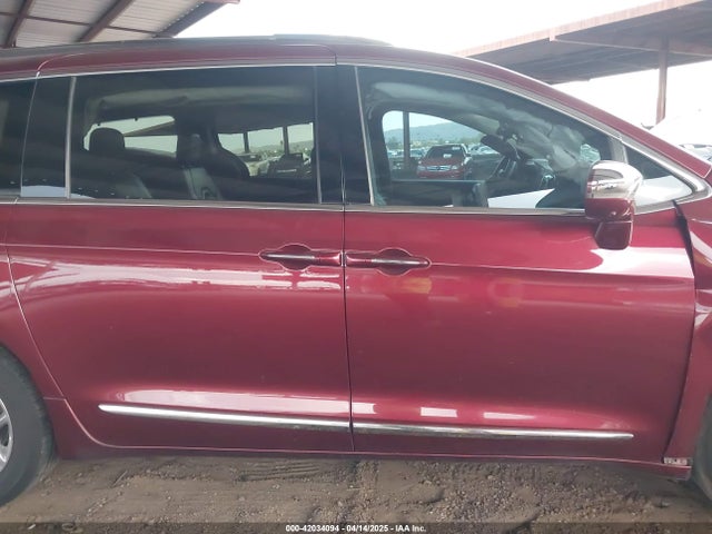 Chrysler Pacifica Limited 2019 2C4RC1GG0KR507643 Image 13