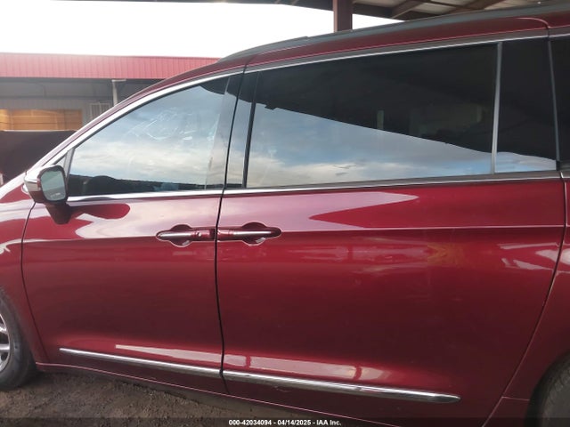 Chrysler Pacifica Limited 2019 2C4RC1GG0KR507643 Image 14