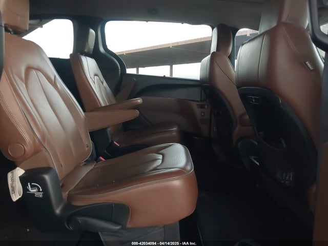 Chrysler Pacifica Limited 2019 2C4RC1GG0KR507643 Image 8