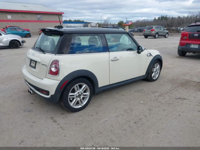 2011 MINI COOPER S WMWSV3C58BTY22854 Photo 3