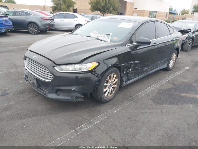 Ford FUSION S 2016 3FA6P0G74GR240323 Image 2