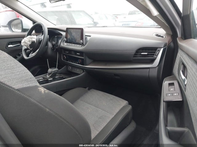 JN8BT3BA6PW417500 Nissan Rogue Sv Fwd