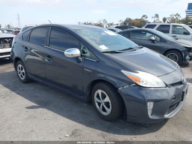 JTDKN3DU9F0453261 Toyota Prius Two
