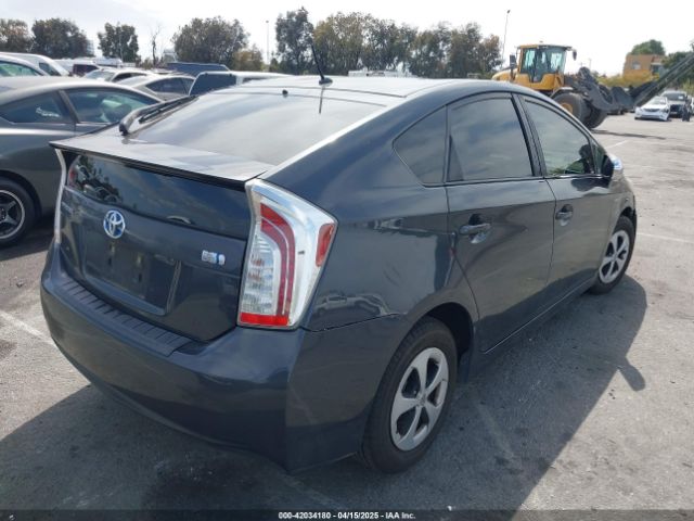 JTDKN3DU9F0453261 Toyota Prius Two