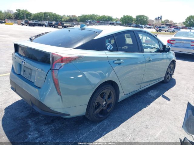 JTDKARFU0G3016597 Toyota Prius Four Touring