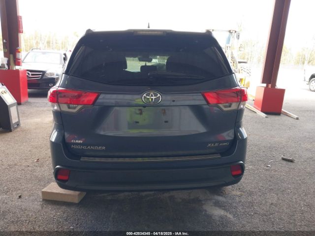 5TDJZRFH1JS850522 Toyota Highlander Xle