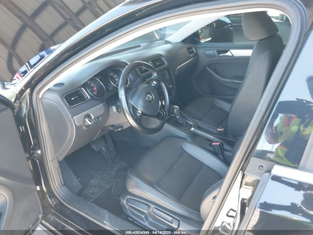 3VWDB7AJ5JM261387 Volkswagen Jetta 1.4t Se/1.4t Wolfsburg Edition