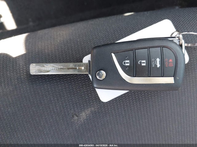 JTDEPRAE8LJ041877 Toyota COROLLA LE